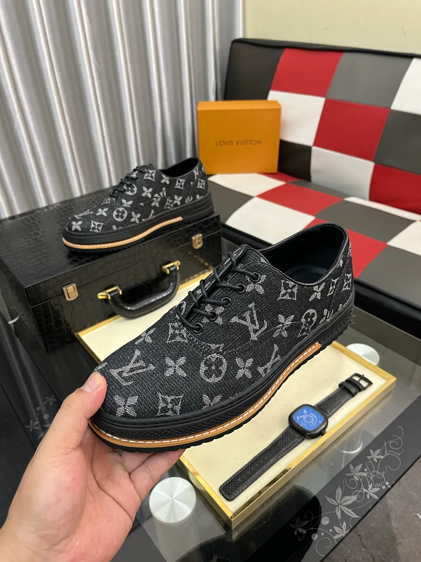 Men's Men's Shoes 💰420⌚️⌚️🇮🇹🇮🇹LV Louis Vuitton. The latest trendy casual shoes are popular in physical stores in sizes 38-44. New spring and summer comfortable imported custom original cowhide, unique jacquard fabric element design. Paired with sheepskin lining, Lv original bottom, [taiyang][taiyang] high-end packaging and high quality💪Details determine the quality, you can enter and leave the counter at will, welcome to compare🇮🇹